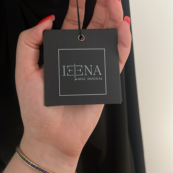 NWT MACDUGGAL ONE SLEEVE BEADED CUFF SIDE TWIST GOWN - Picture 4 of 6